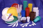 Одноразовая посуда - ООО Универсальная база продает оптом и в розницу: одноразовую посуду, тарелки, вилки, ложки, стаканы,контейнеры, корексы, емкости для продуктов, упаковочные материалы, канцелярские, расходные и хозяйственные товары, бытовую химию, бумажную продукцию.